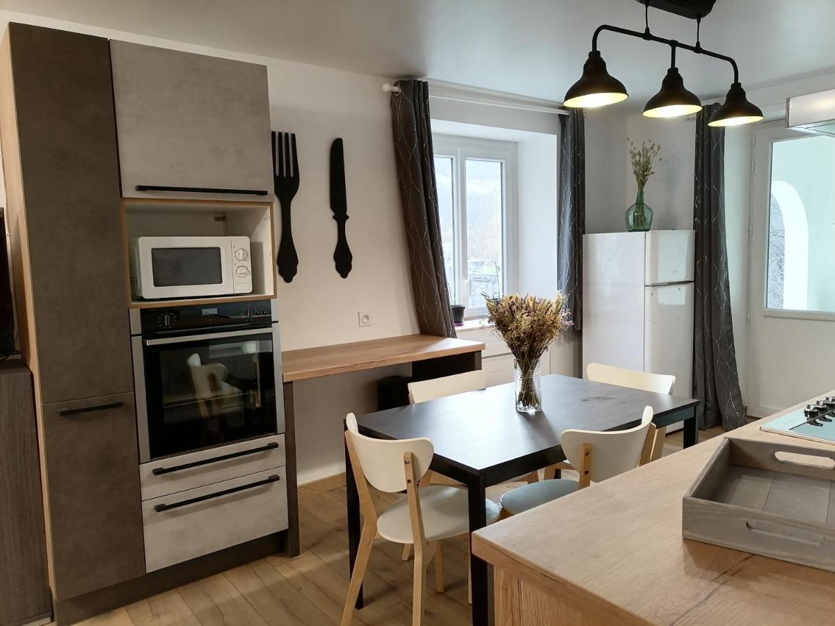 Aux D'Estaing Croises, Gite De Montagne Accessible A Tous エクステリア 写真