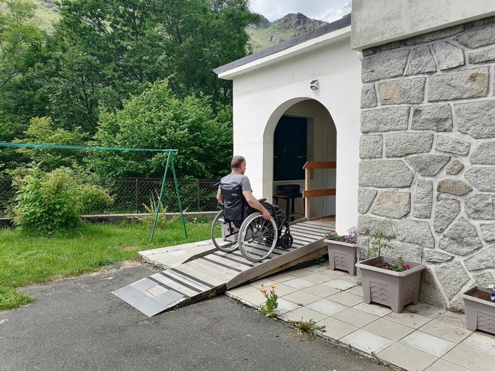 Aux D'Estaing Croises, Gite De Montagne Accessible A Tous エクステリア 写真